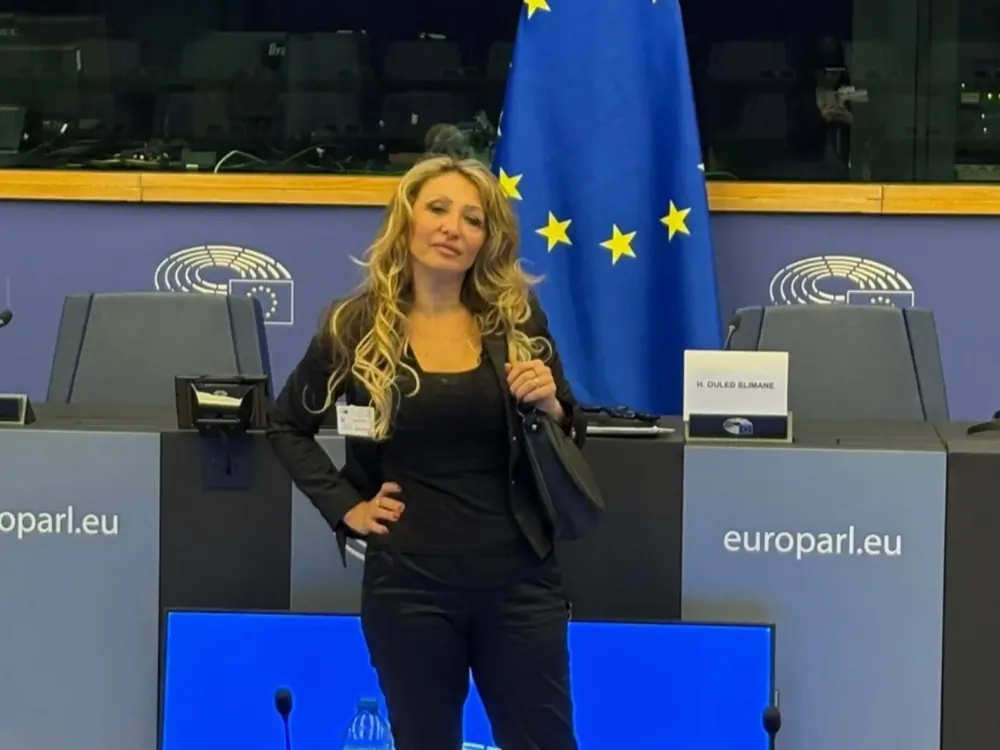 Luisa D'Aniello nella sala del convegno al Parlamento Europeo di Strasburgo